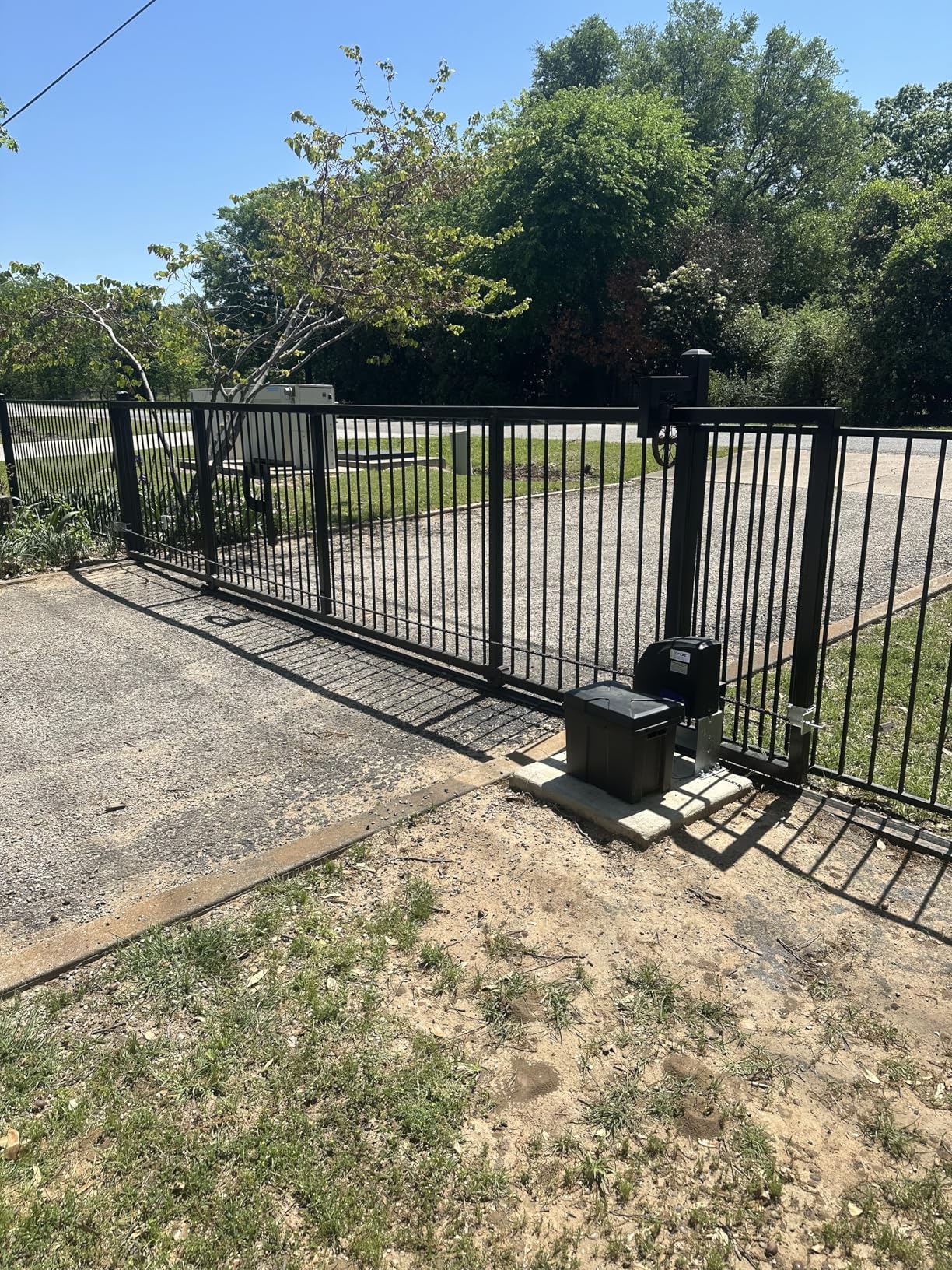 DKC500S Solar Powered Sliding Gate Opener in real life