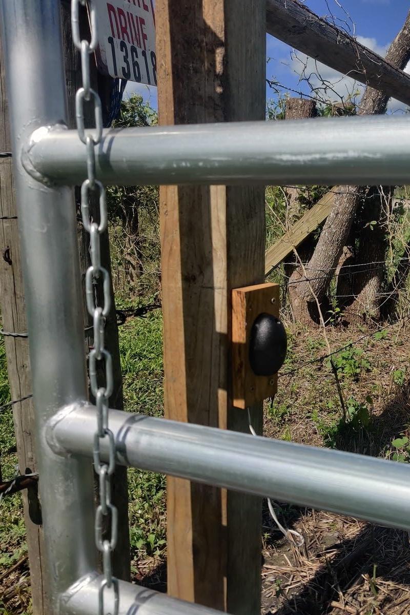 TC102 Photo Eye Infrared Beam Sensor for Automatic Gate Opener in real life