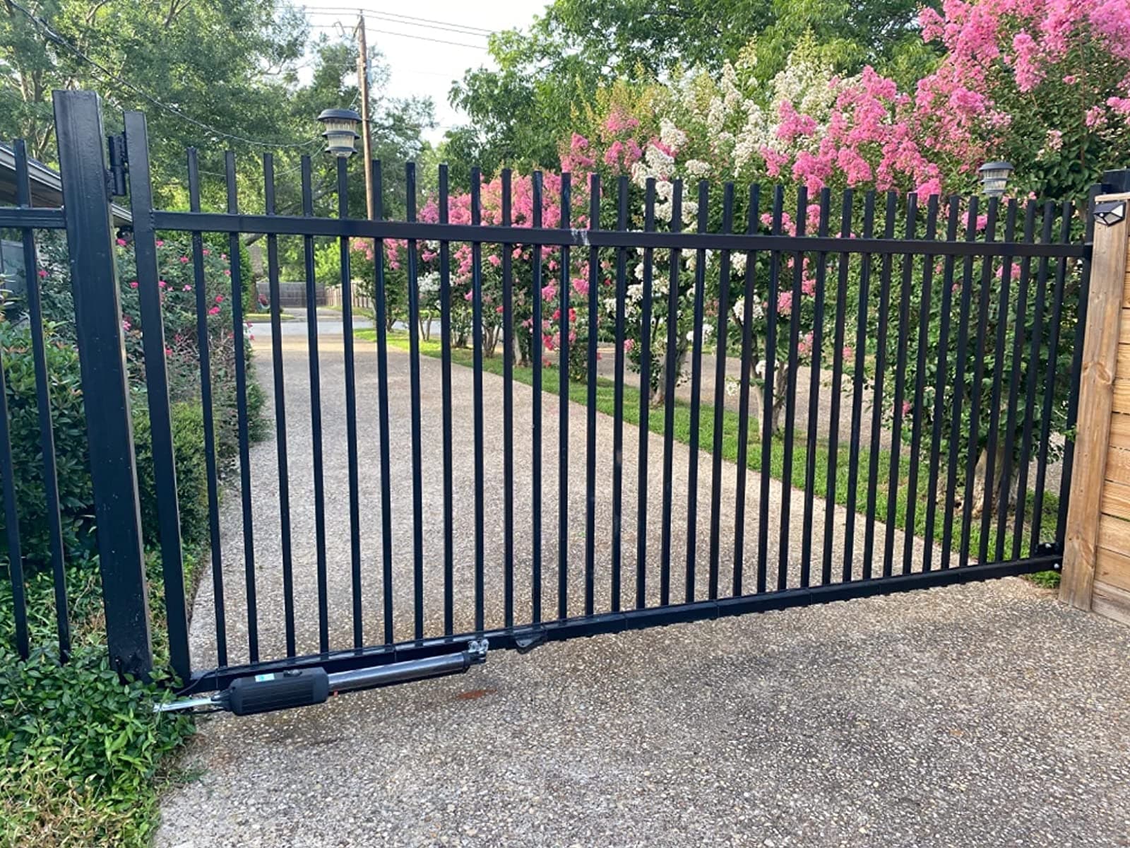A5131 Single Swing Gate Opener in real life