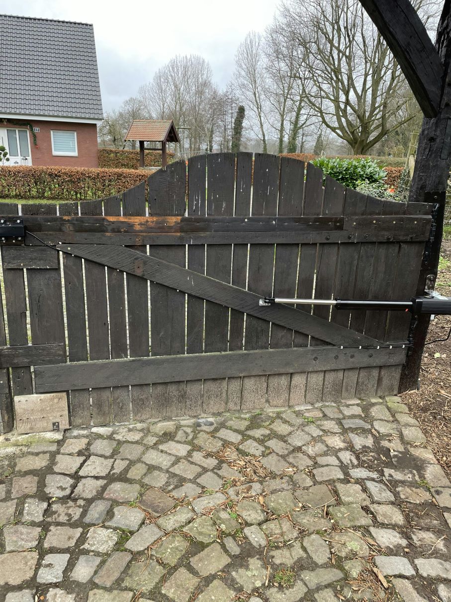 A5131 Single Swing Gate Opener in real life