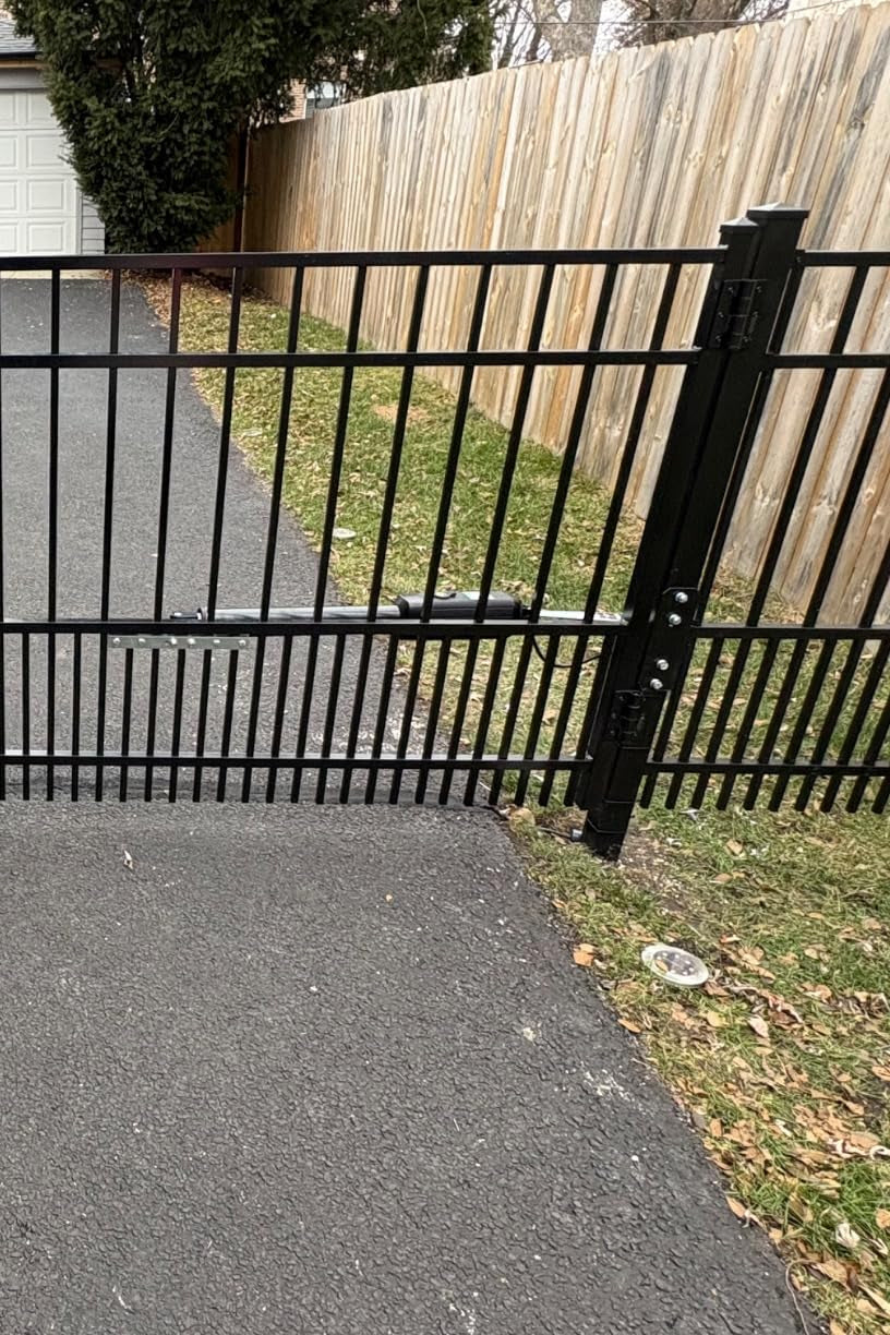 A5132 Dual Swing Gate Opener in real life