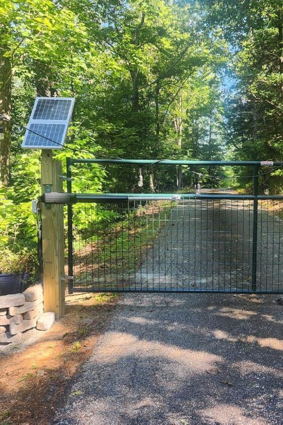 A5S Solar Single Swing Gate Opener in real life