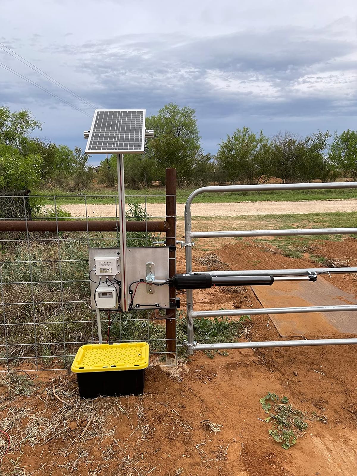 A8 Heavy Duty Single Swing Gate Opener in real life