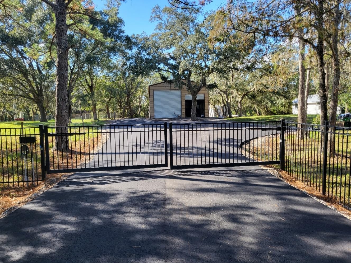 A8132 Heavy Duty Dual Swing Gate Opener in real life