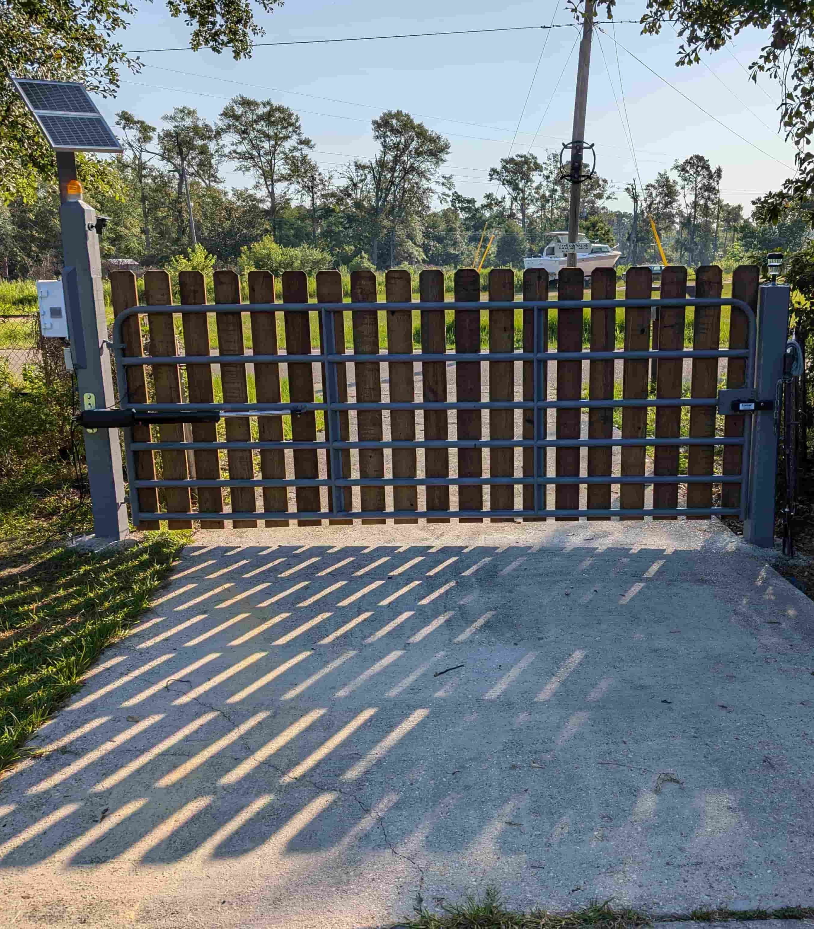 A8S Heavy Duty Solar Single Swing Gate Opener in real life