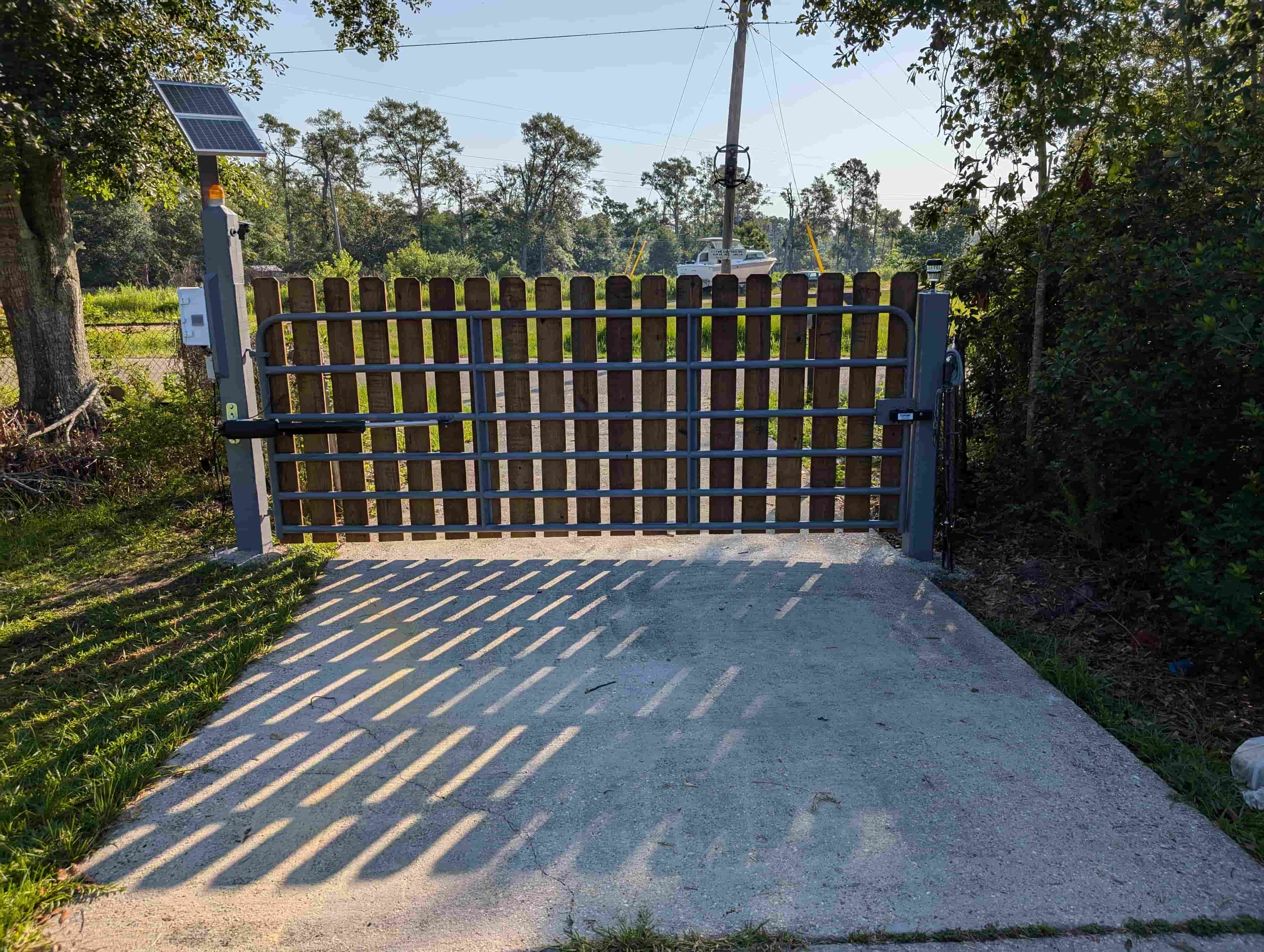 A8S Heavy Duty Solar Single Swing Gate Opener in real life