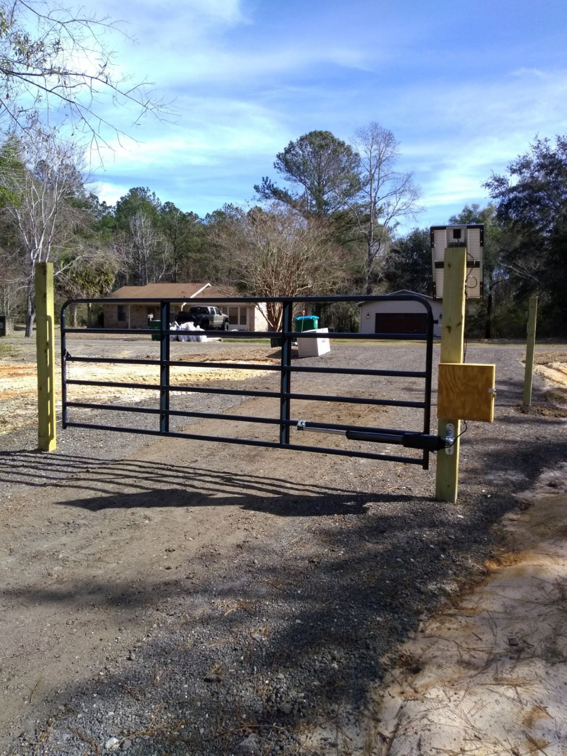 A8S Heavy Duty Solar Single Swing Gate Opener in real life