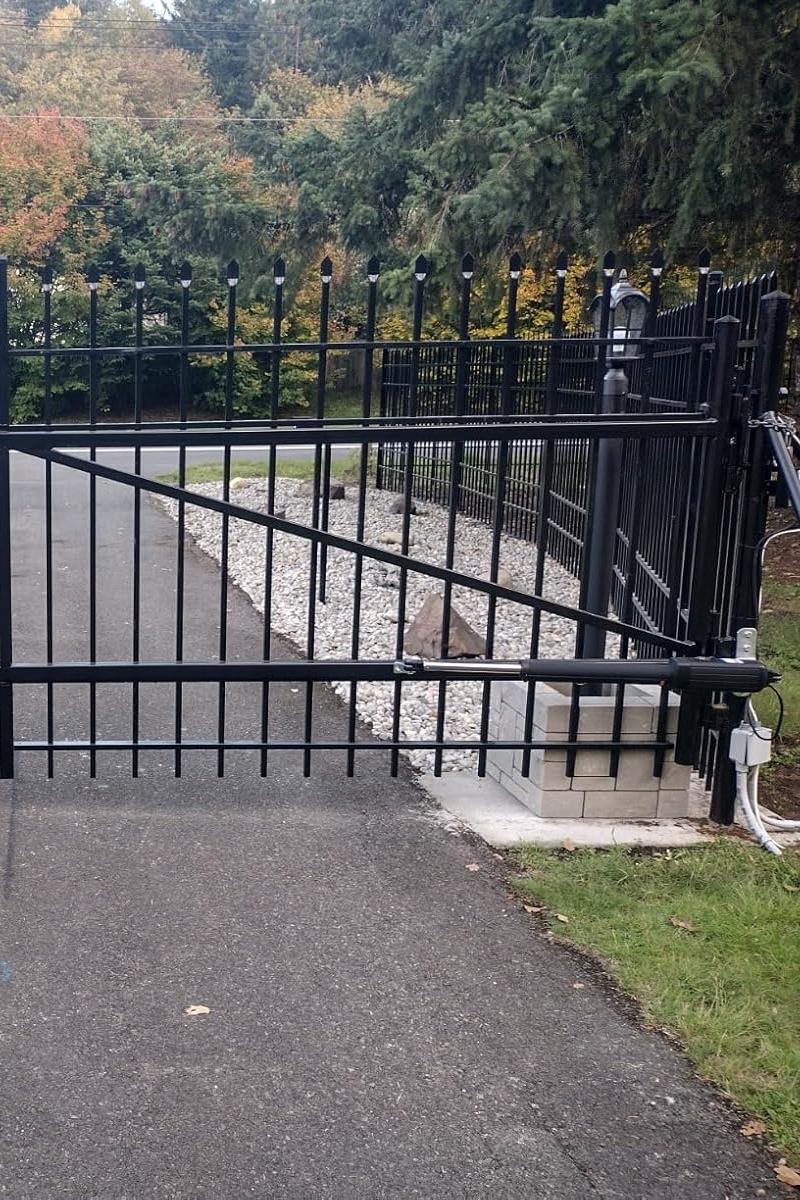 A8S Heavy Duty Solar Single Swing Gate Opener in real life