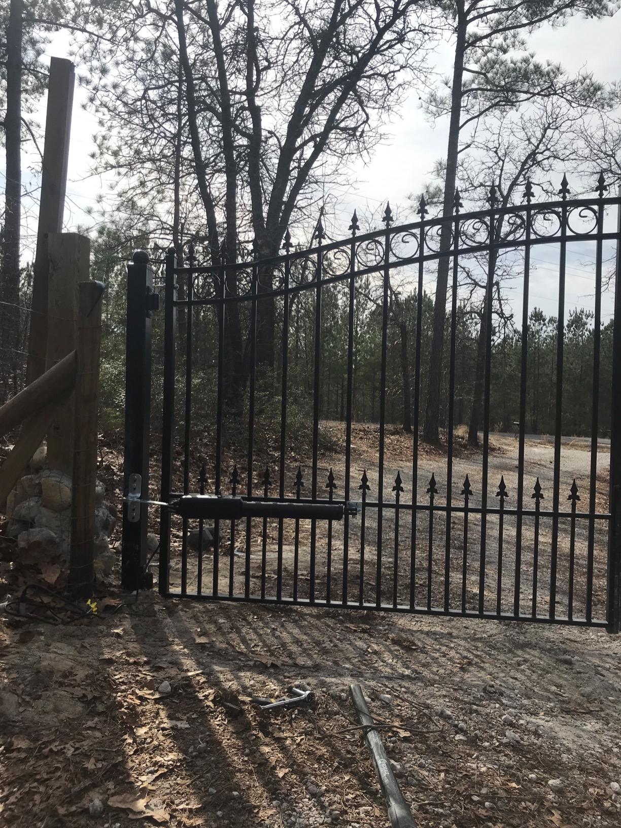 AD5S Solar Dual Swing Gate Opener in real life