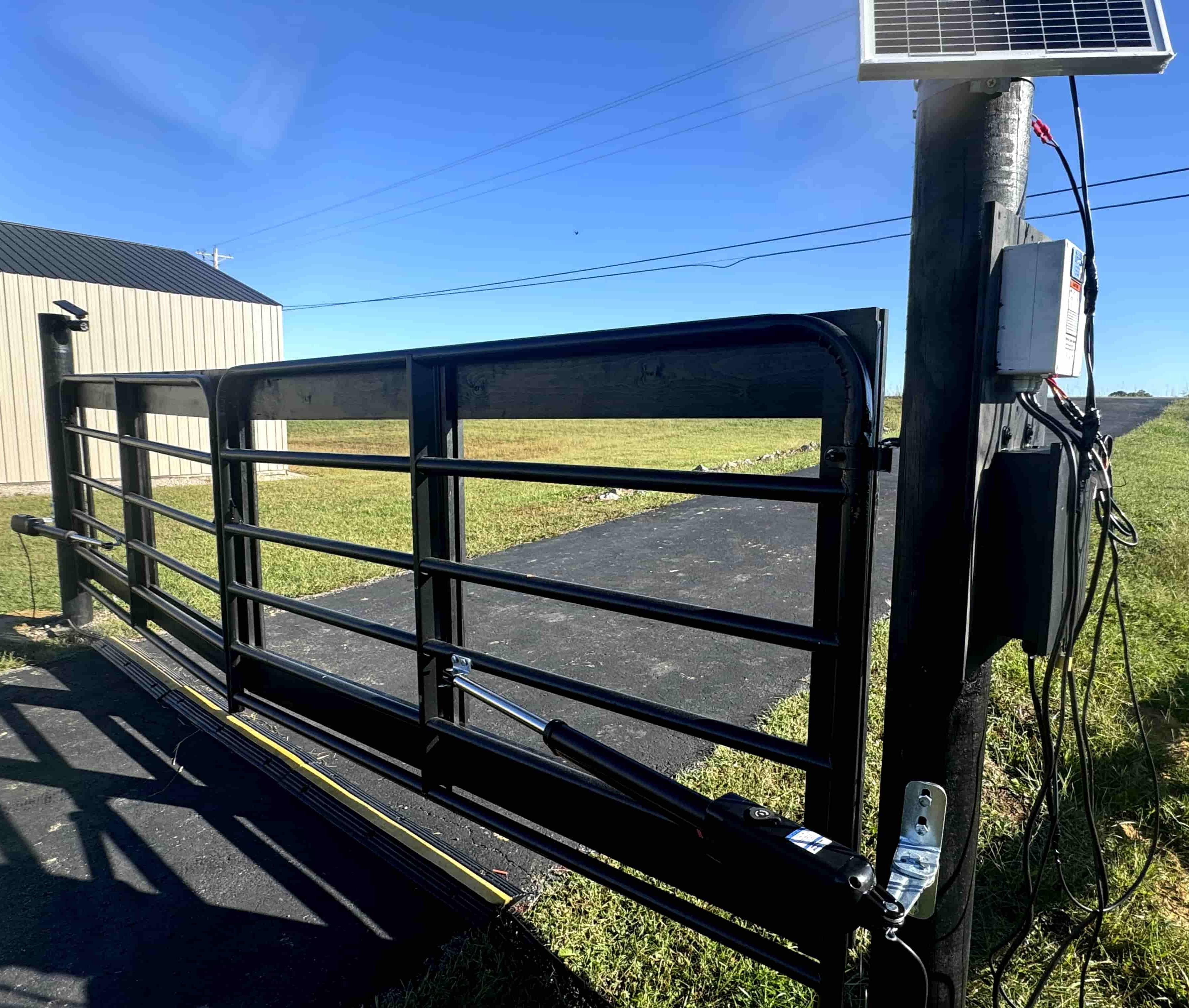 AD8S Heavy Duty Solar Dual Swing Gate Opener in real life