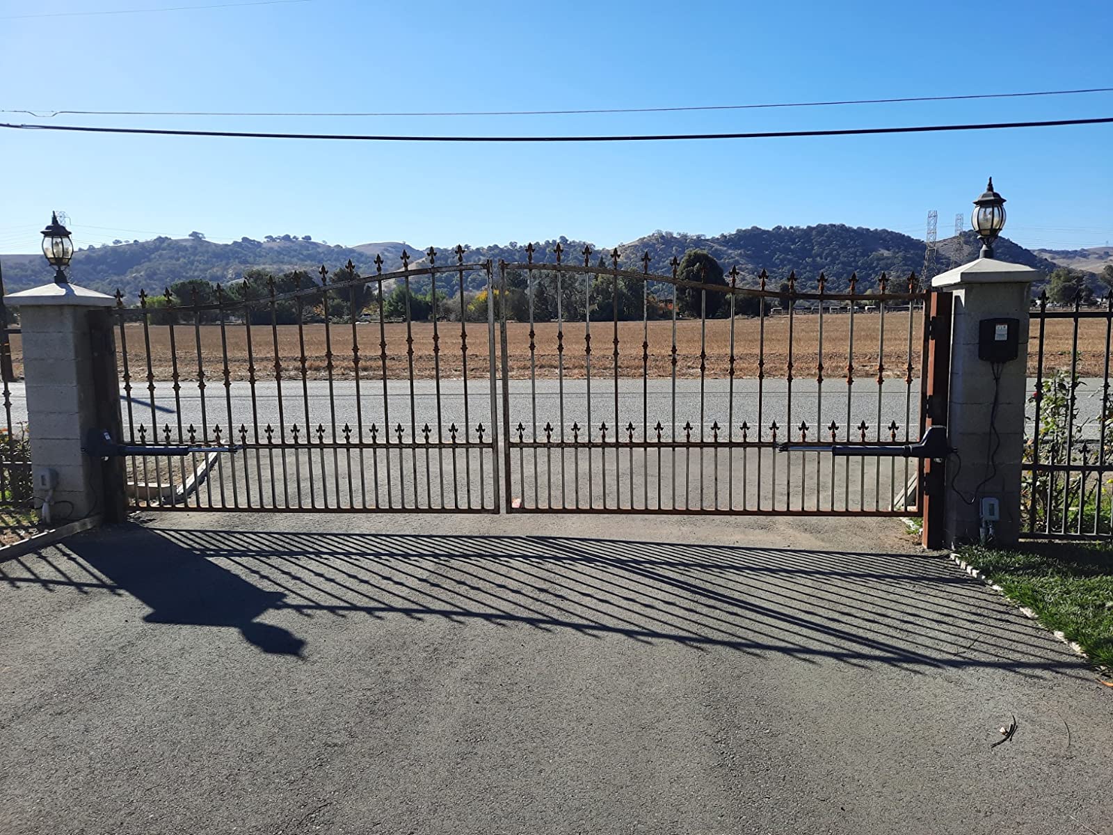 AT1202 Heavy Duty Dual Swing Gate Opener in real life
