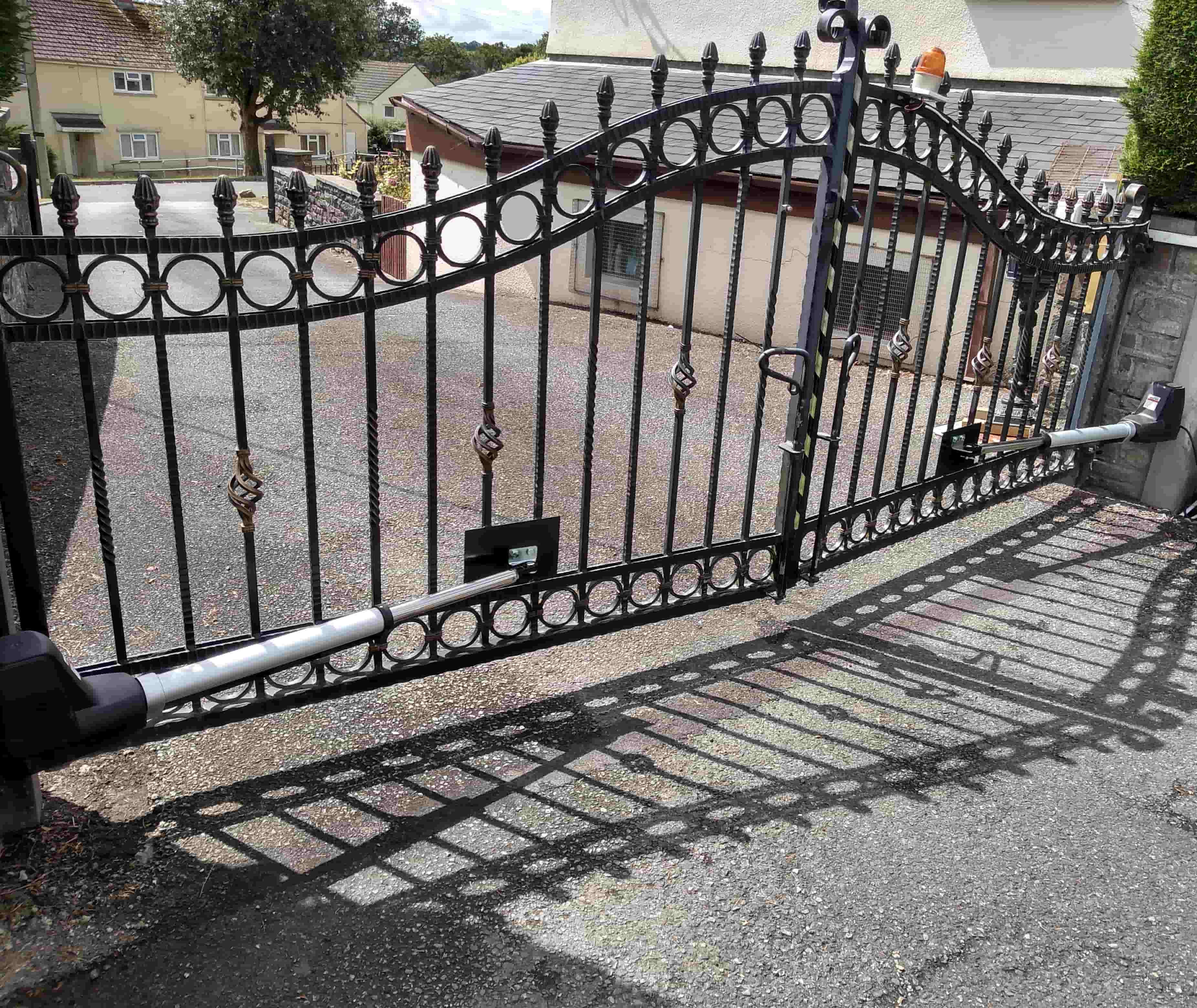 AT602 Dual Swing Gate Opener in real life