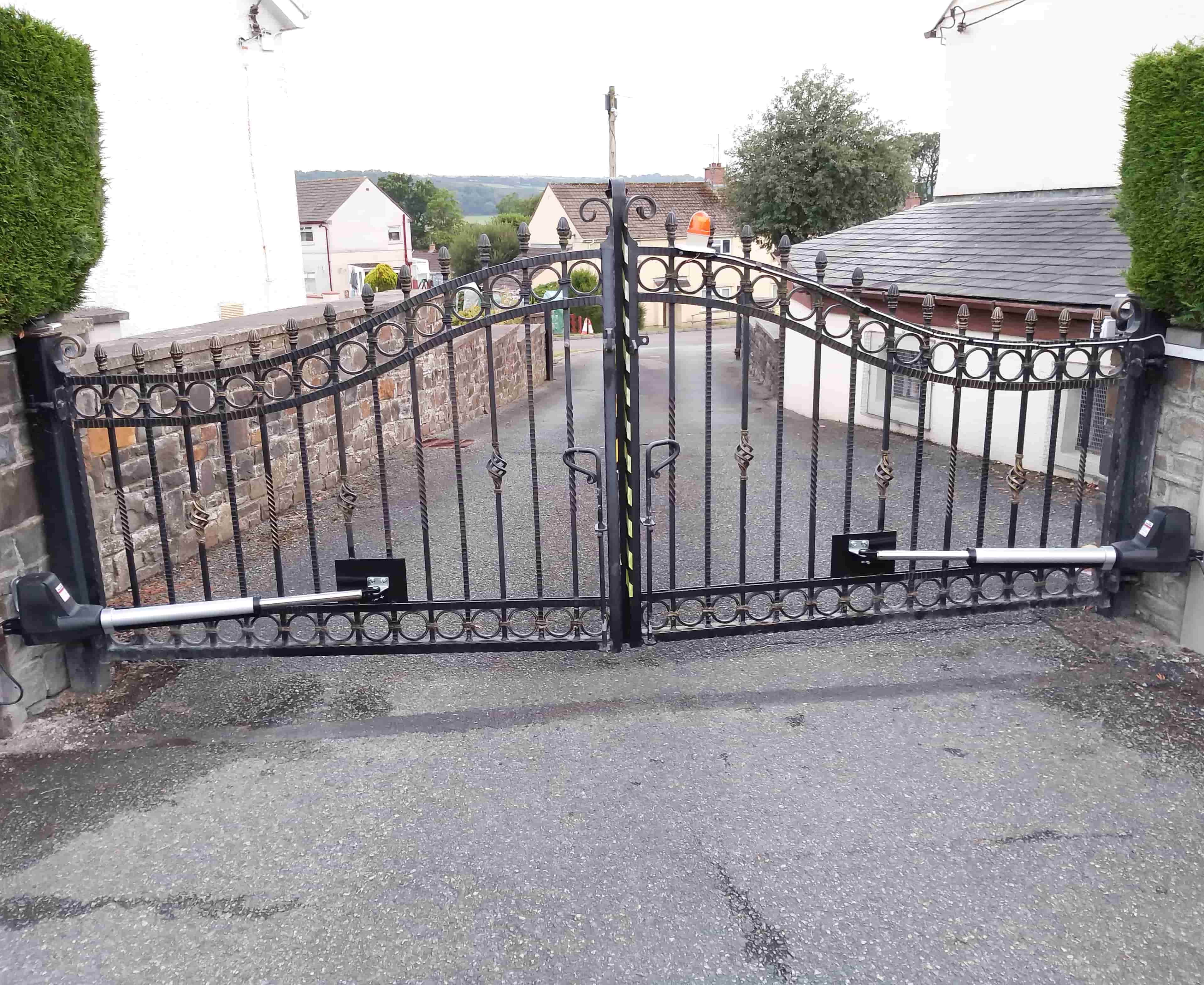 AT602 Dual Swing Gate Opener in real life