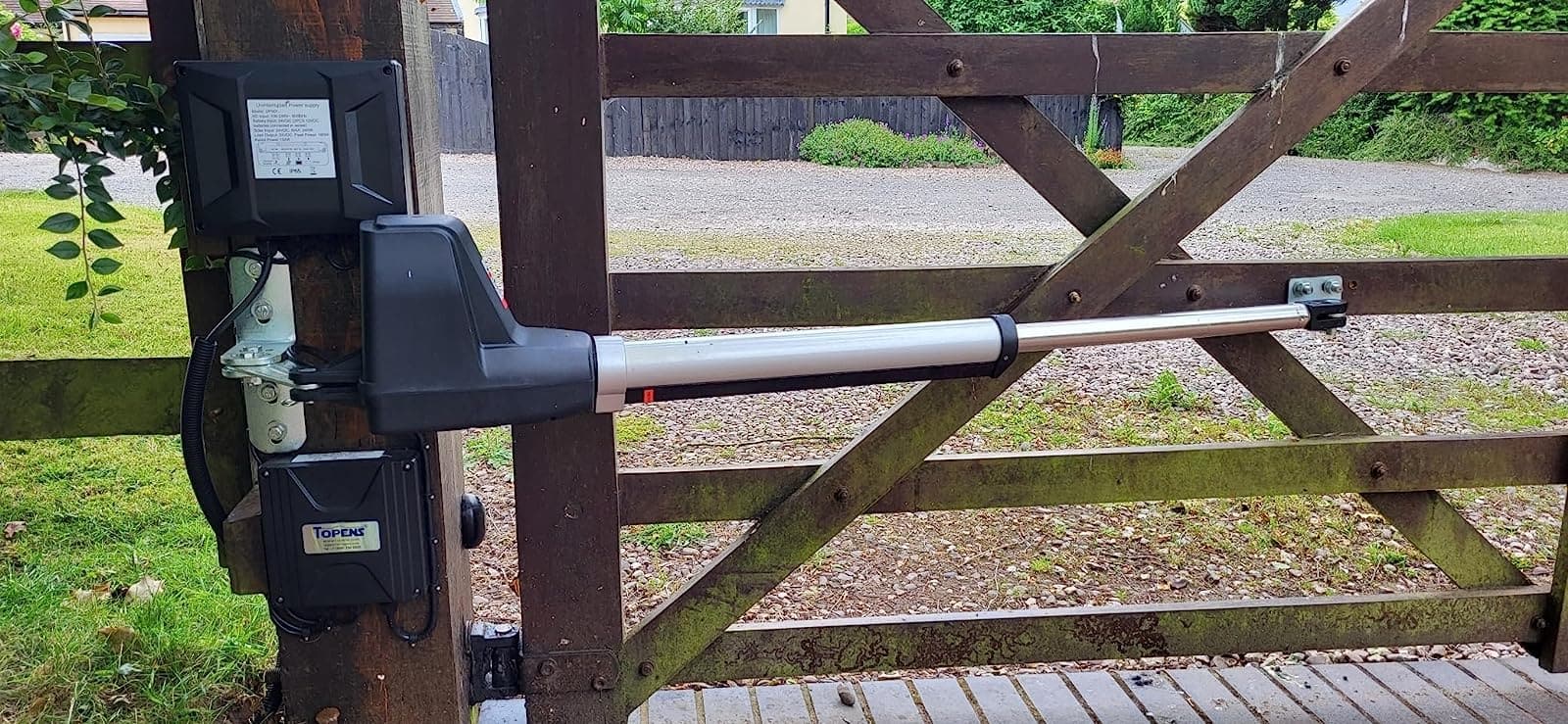 AT6131 Single Swing Gate Opener in real life