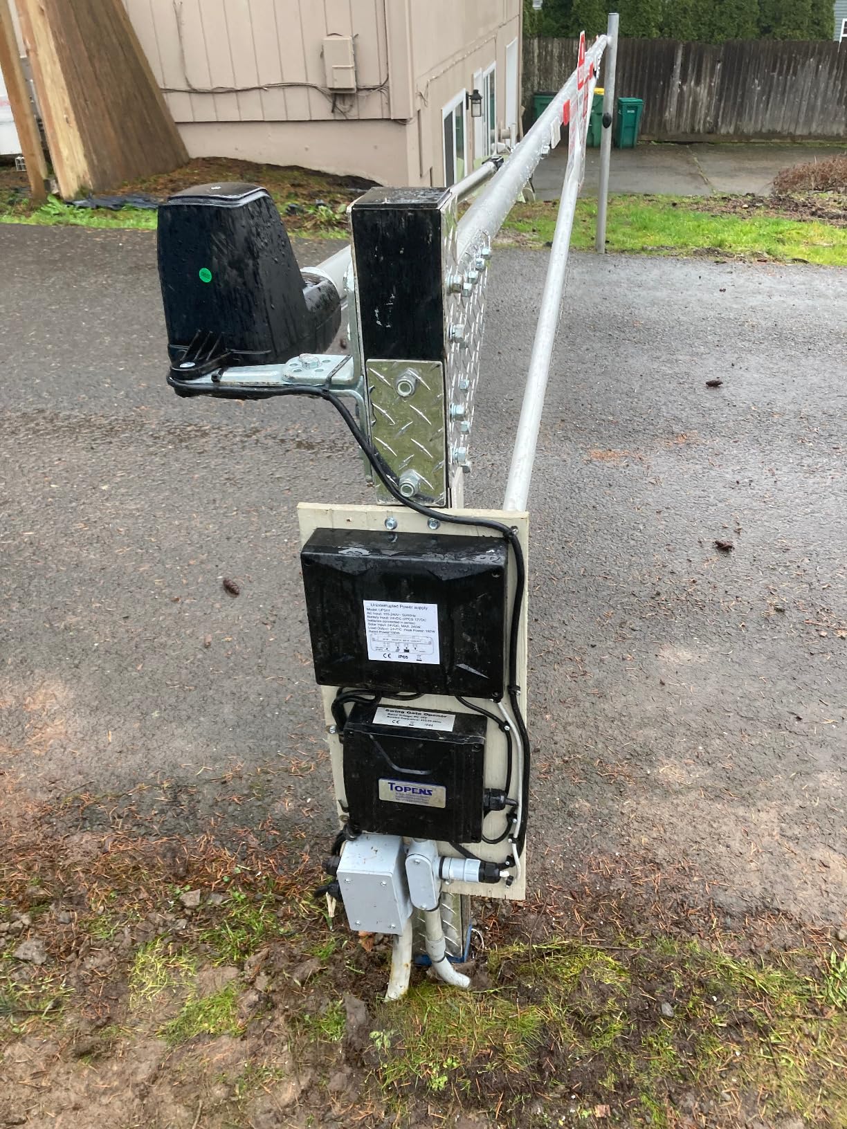 AT6131 Single Swing Gate Opener in real life