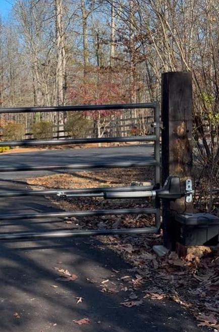 AT6131 Single Swing Gate Opener in real life