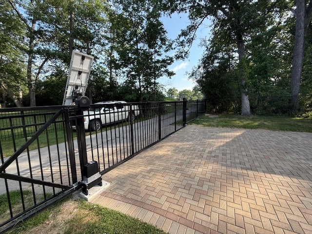 DKC2000S Solar Sliding Gate Opener in real life