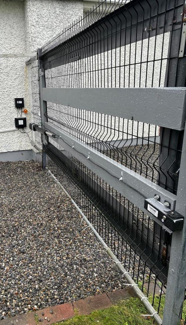 ET24 Electric Gate Lock for Swing Gate in real life