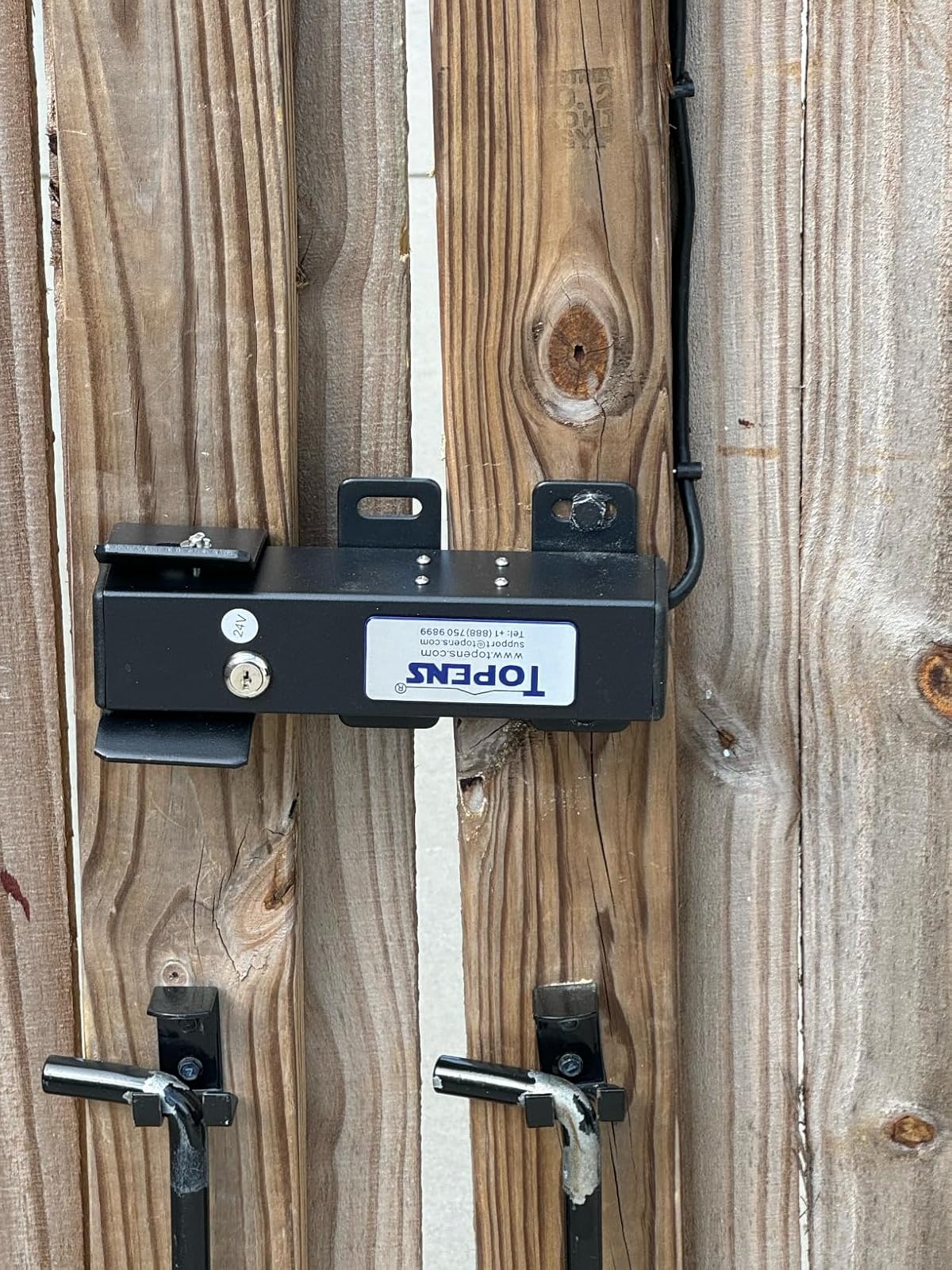 ET24 Electric Gate Lock for Swing Gate in real life