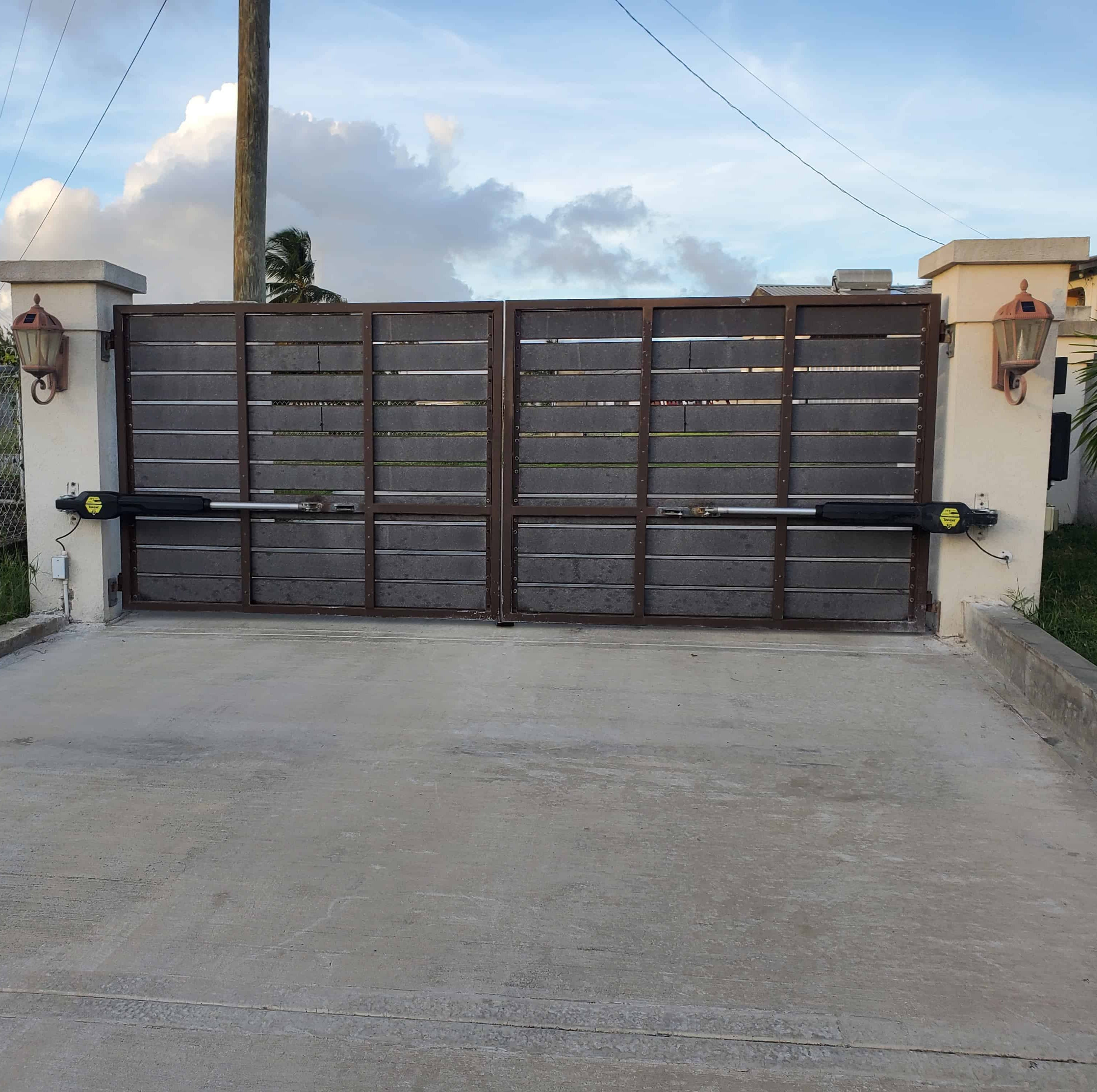 JY9132 Heavy Duty Dual Swing Gate Opener in real life