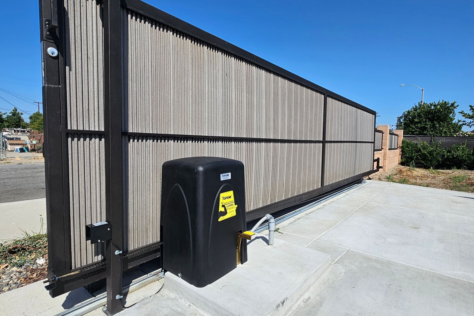LC1100 Remote Control Sliding Gate Opener in real life