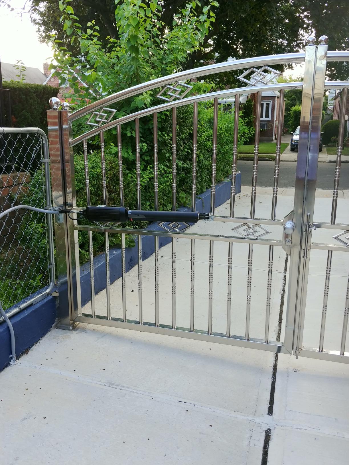 PW502 Dual Swing Gate Opener in real life
