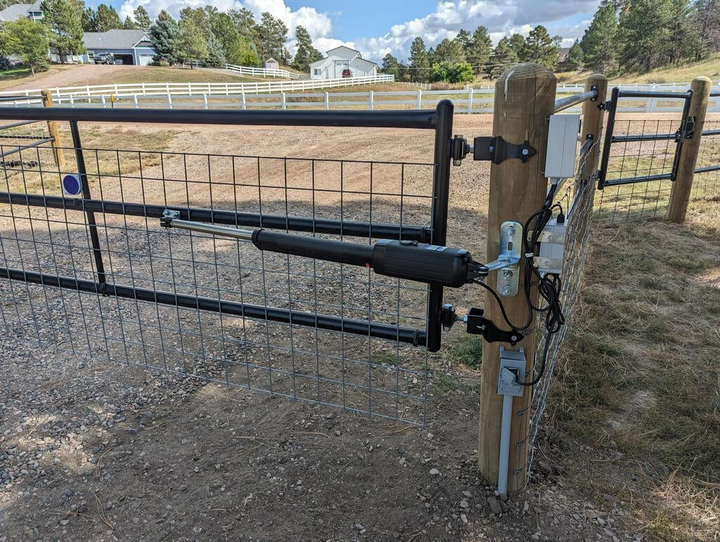 PW802 Heavy Duty Dual Swing Gate Opener in real life