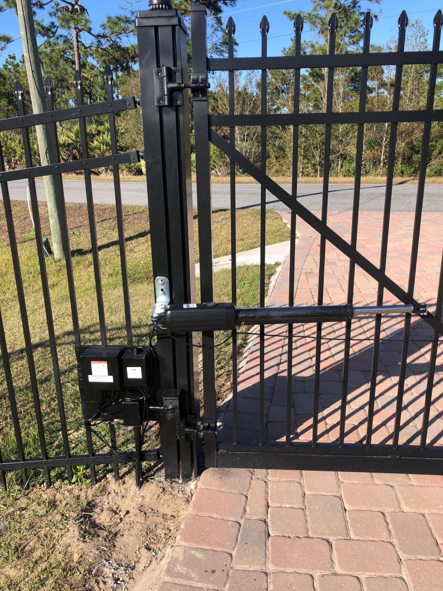 PW802 Heavy Duty Dual Swing Gate Opener in real life