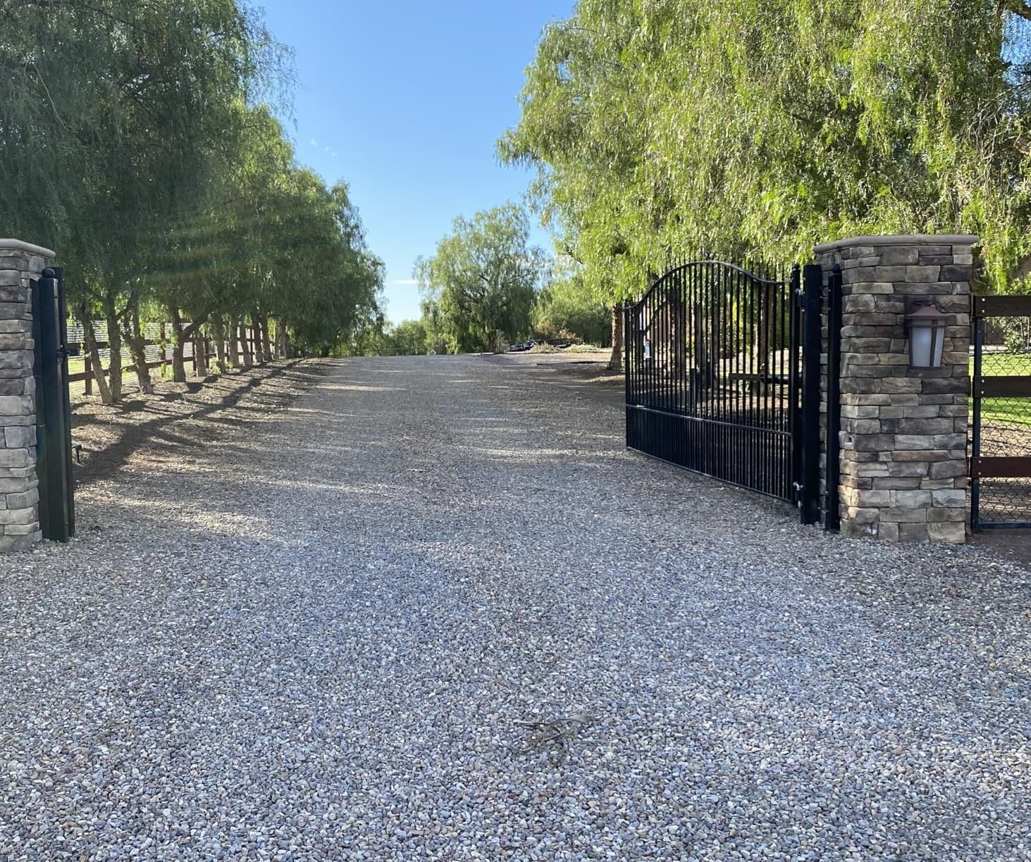 XD851 Smart Single Swing Gate Opener with App Control in real life