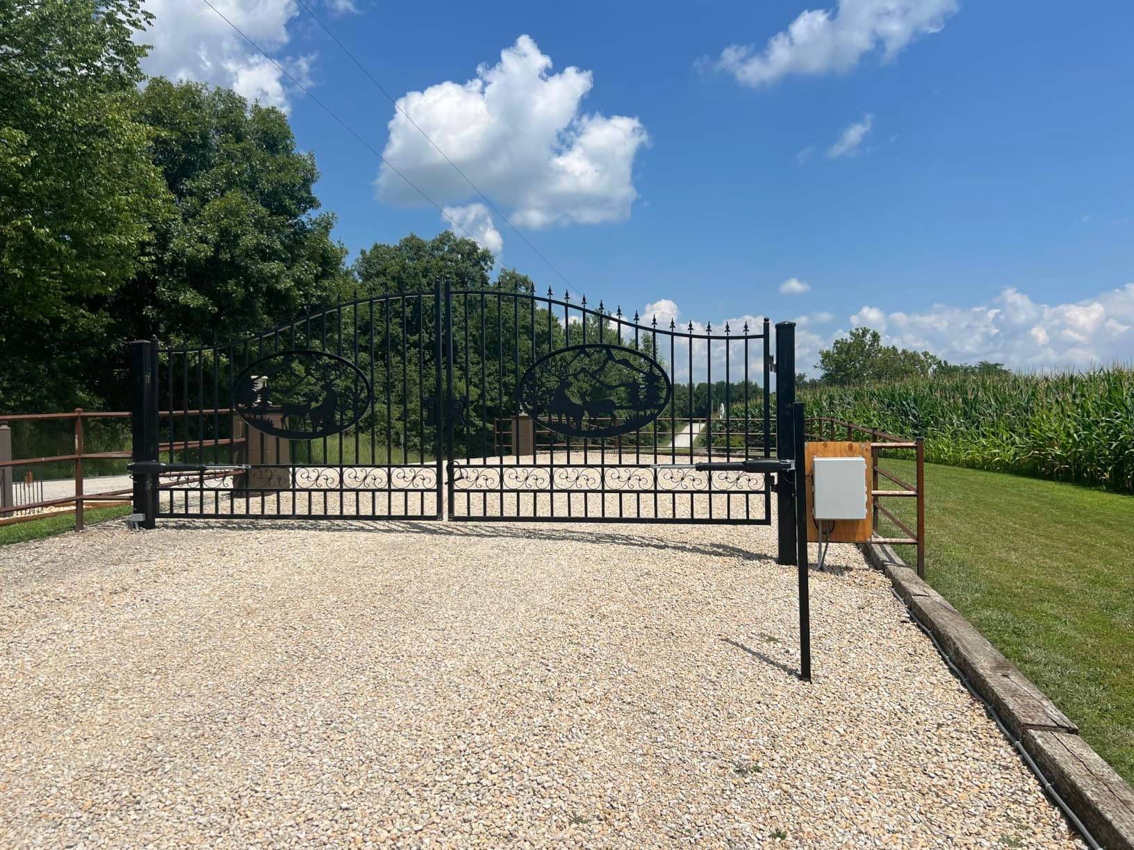 XD852 Smart Dual Swing Gate Opener with App Control in real life