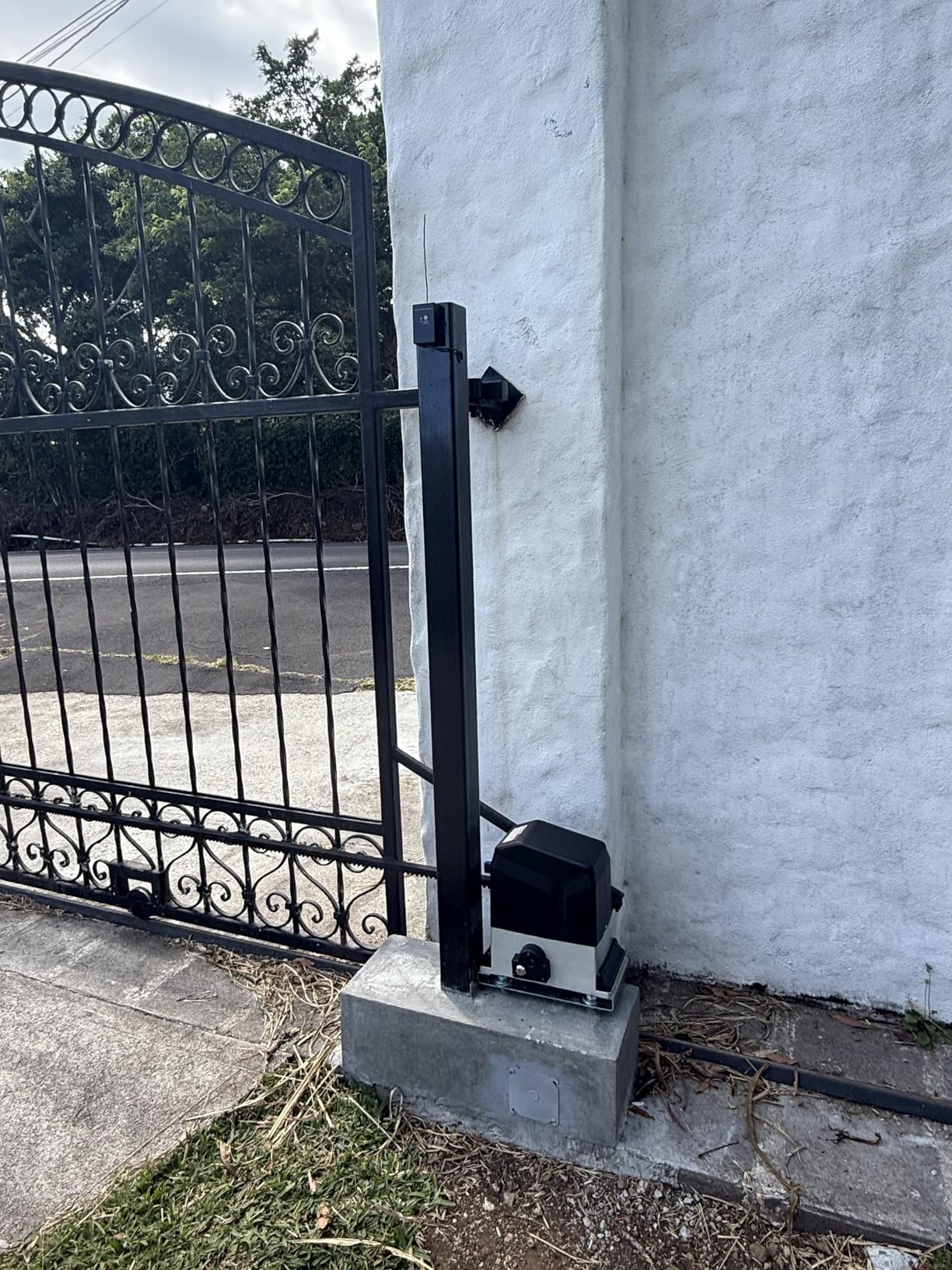 RK1200T Sliding Gate Opener in real life