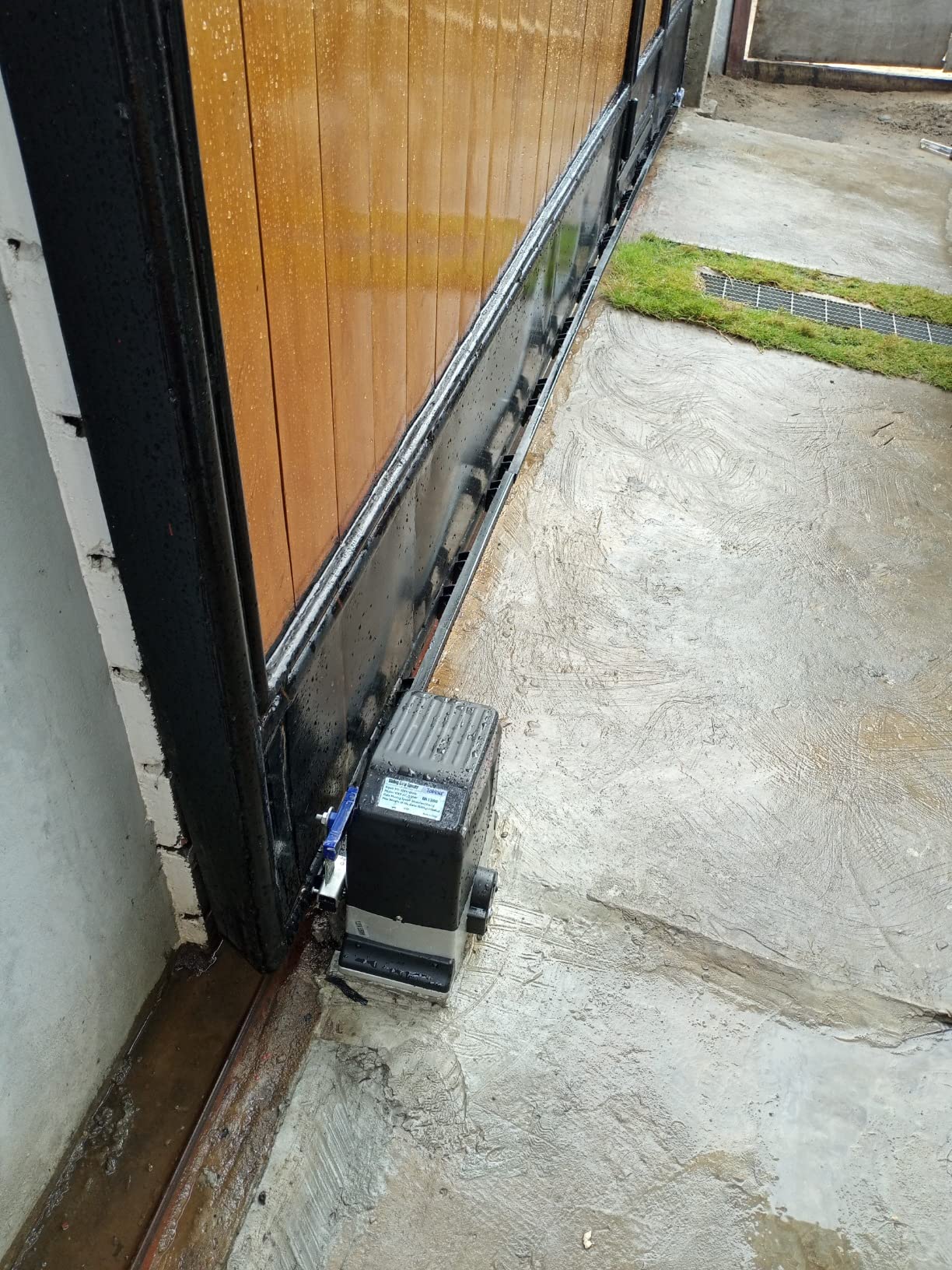 RK1200T Sliding Gate Opener in real life