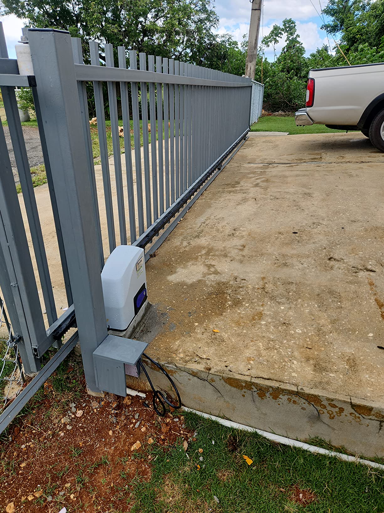 RK500T Sliding Gate Opener in real life