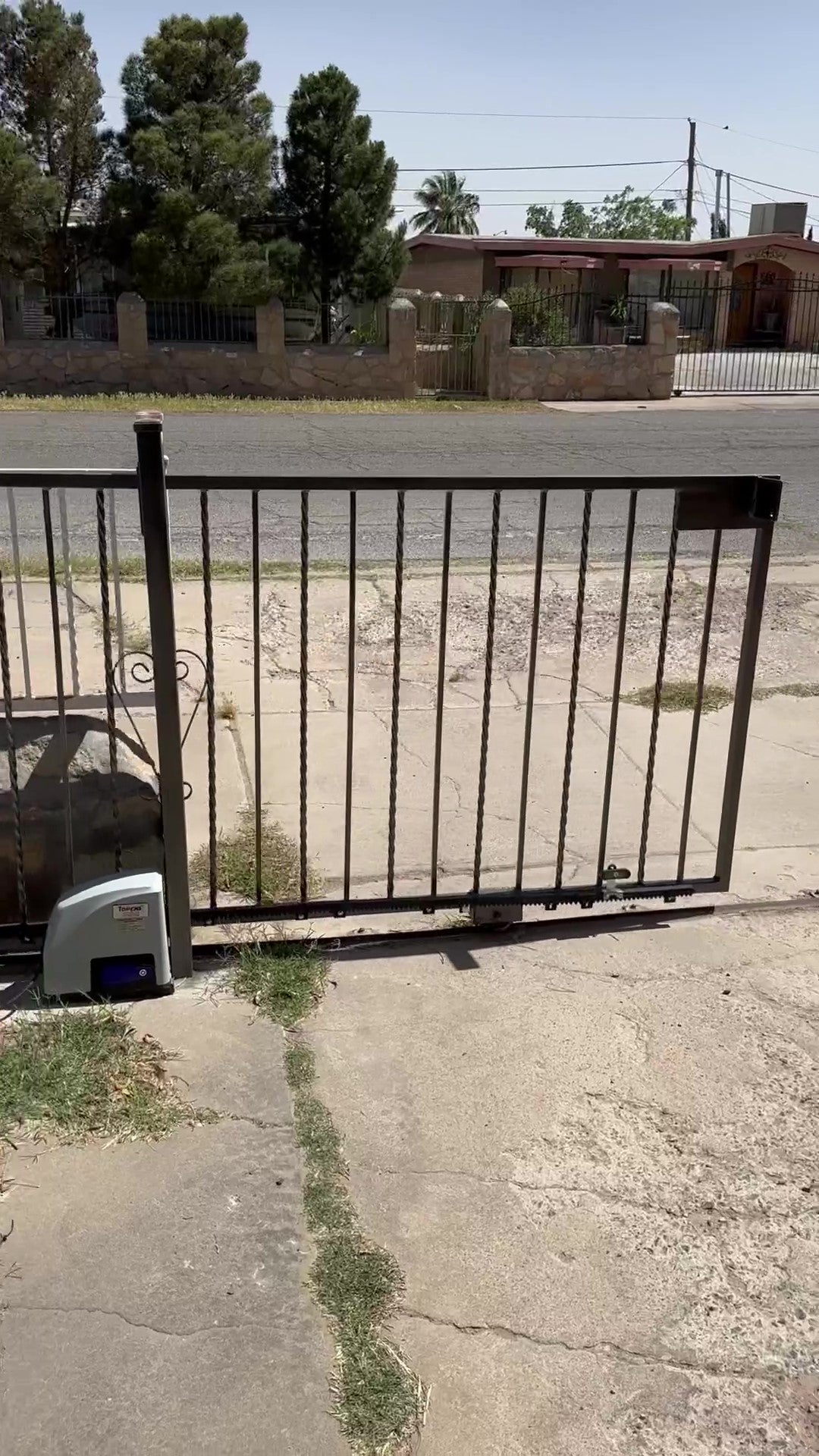RK500T Sliding Gate Opener in real life