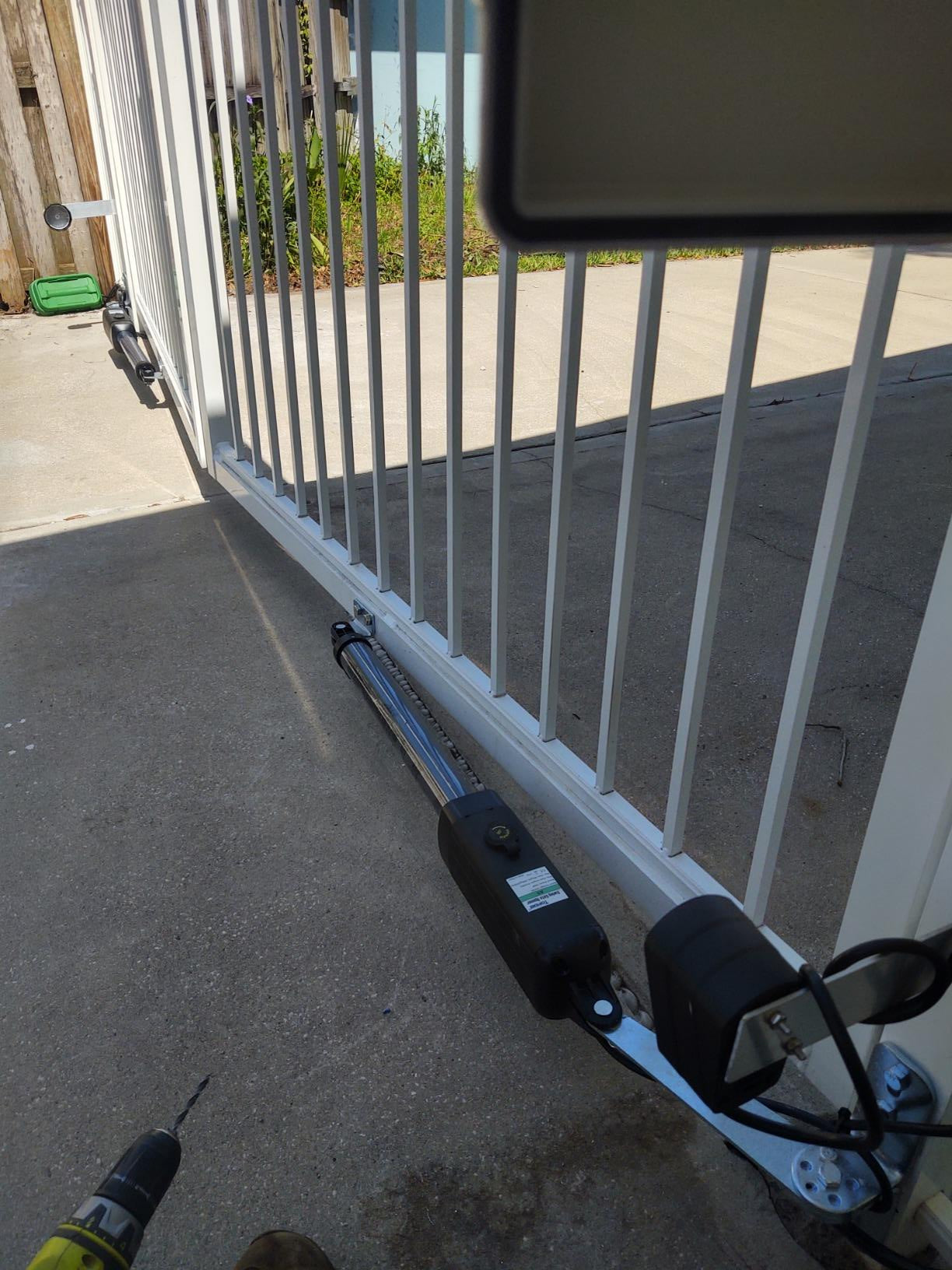 TRF3 Retro Reflective Beam Sensor for Gate Opener in real life